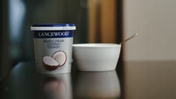Greek Yogurt Plain (32 oz) 1